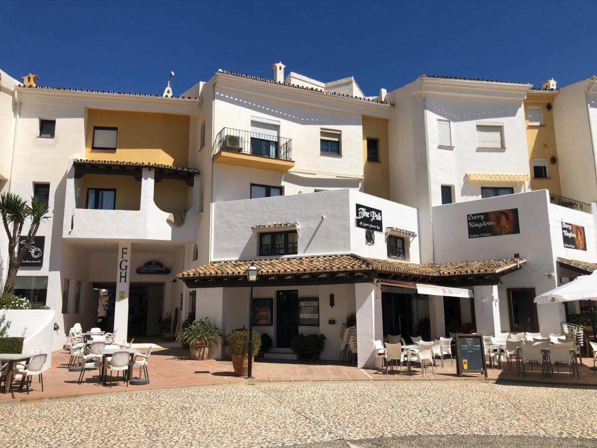 Charming 2 Bed Apartment Next To Cabopino Beach, Spain Marbella Exterior foto